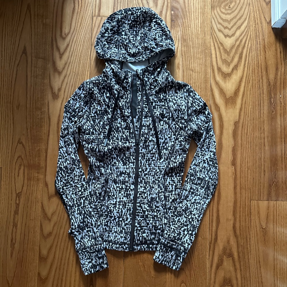 Lululemon Slim Fit Hooded Define Jacket